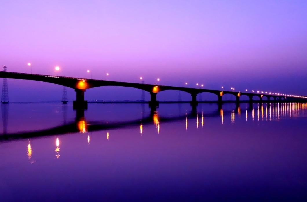 Amazing view of the Kolia bhomora setu at night.