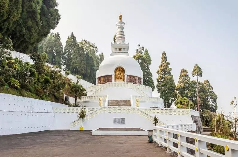 Front view of Peace Pagoda Derjeeling
