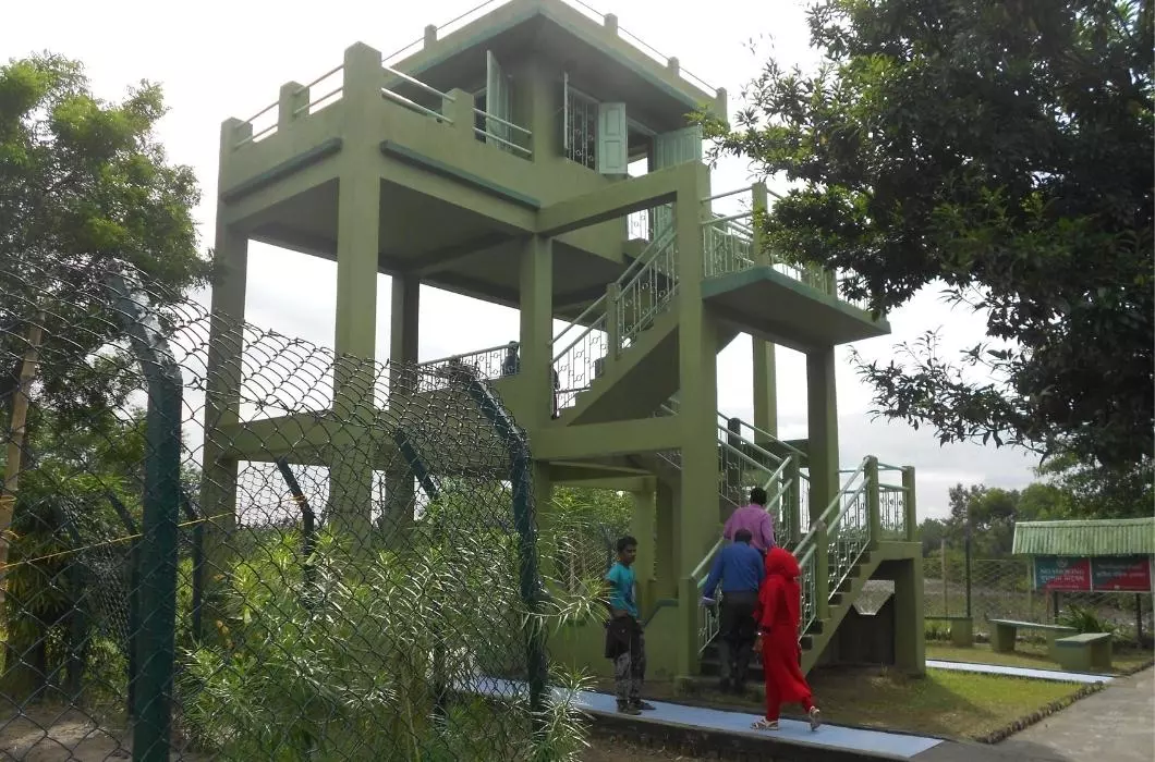 People visit in Sudhanyakhali Watch Tower