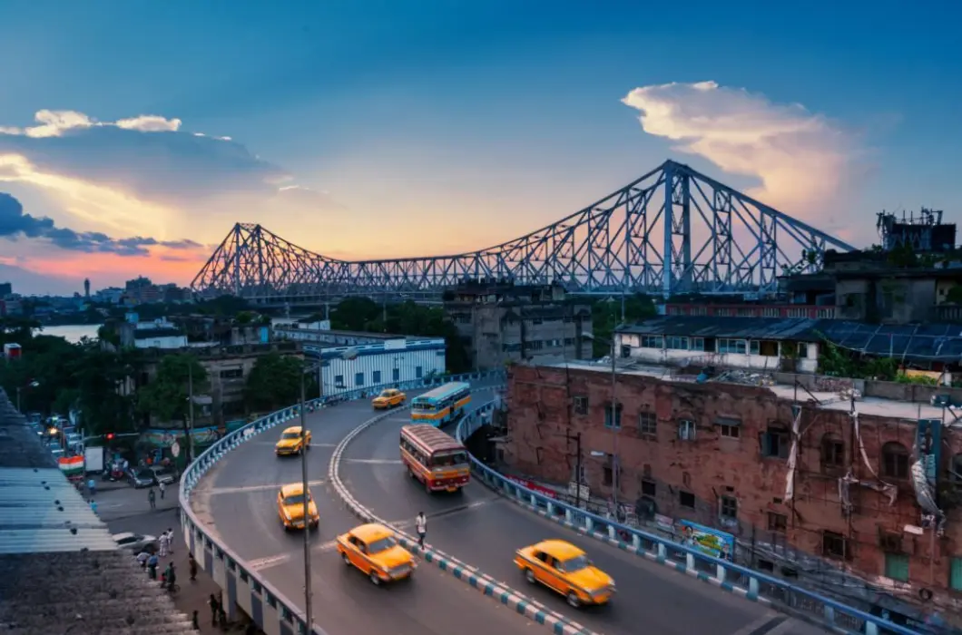 Taxies entering hawrah bridge in kolkata