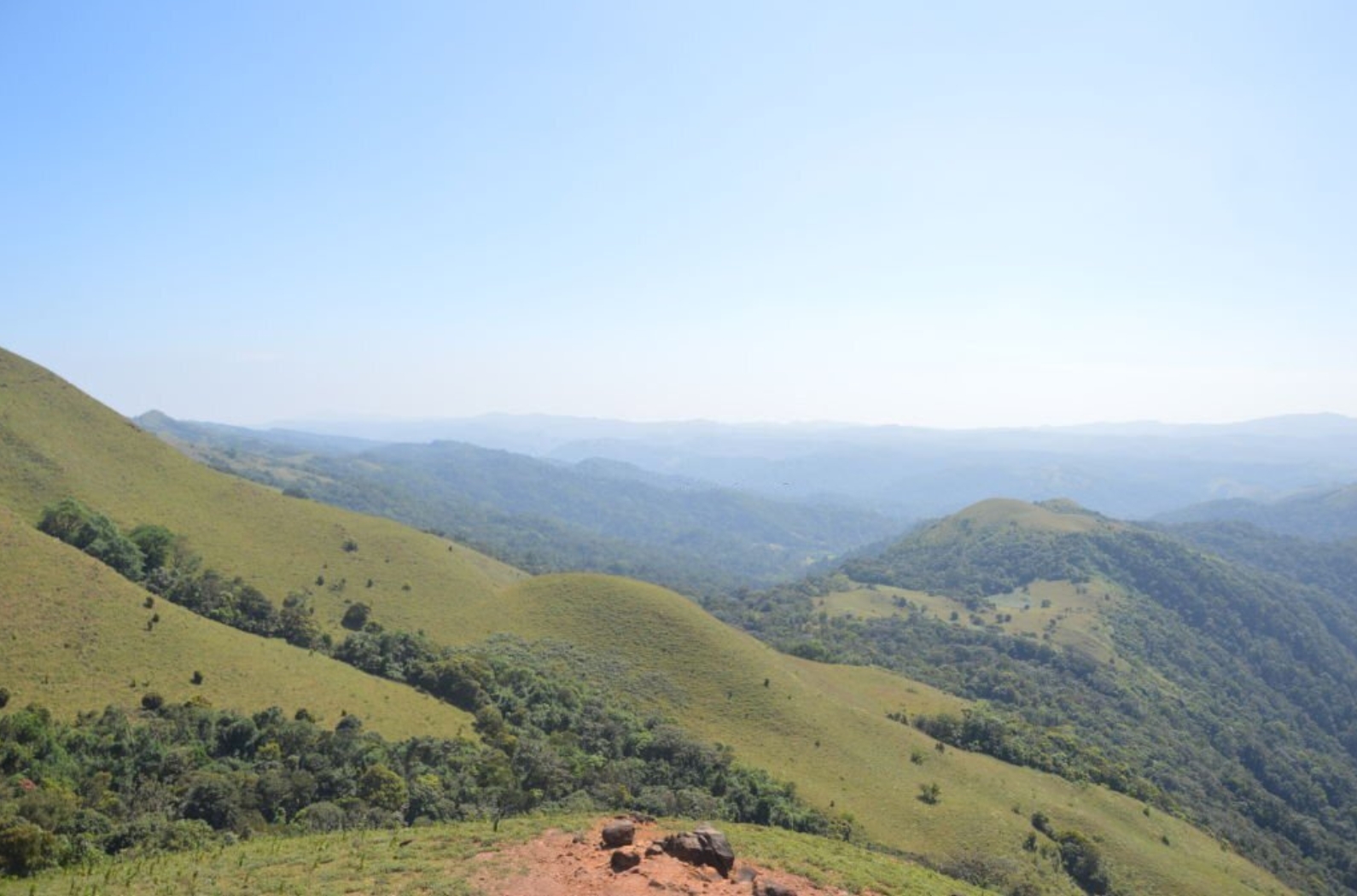 A historically rich town, Madikeri vsitors often land up at Mandalpatti Viewpoint.