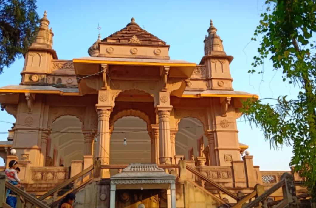 Deoghar is a holy city beside the Mayurakshi River, in the east Indian state of Jharkhand. The ancient Baba Baidyanath Temple complex is a significant Hindu pilgrimage site. Nearby, Shiv Ganga is a sacred pool where devotees of Shiva bathe.