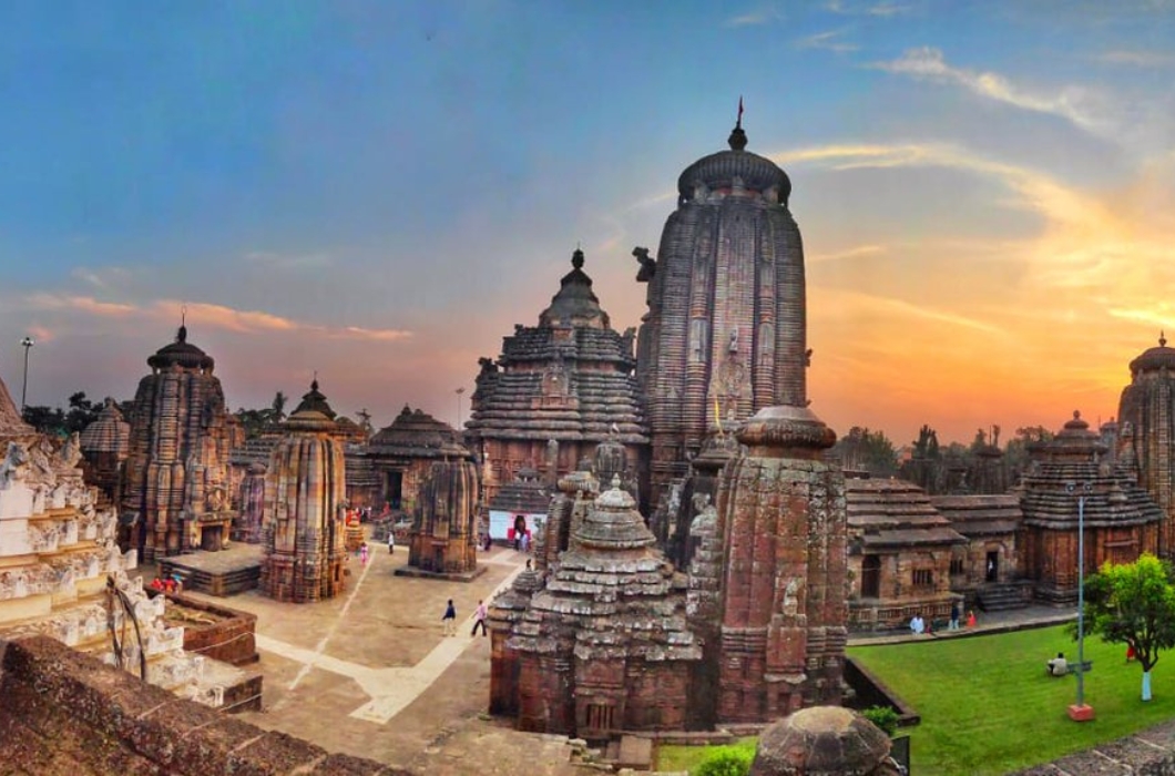 Lingaraj Temple - An Ancient And Largest Temple In Bhubaneswar.