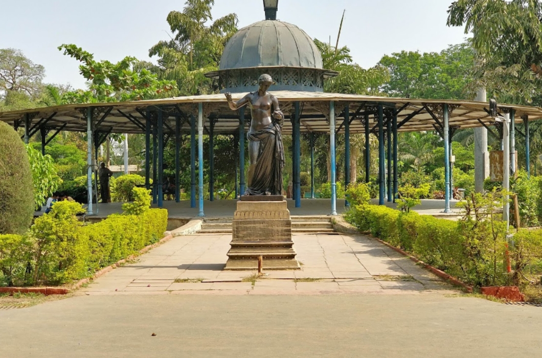 Sayaji Baug which is also known as Kamati Baug is located in the city of Vadodara under the state of Gujarat, India. Surrounded by more than 100 acres of the area this is the biggest garden in Western India.