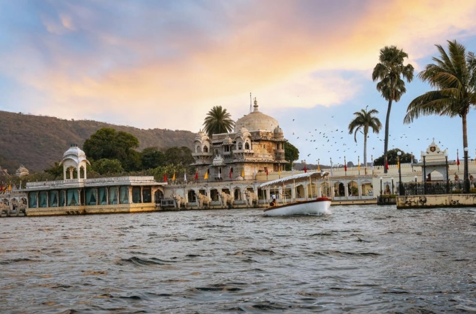 Jagmandir an ancient palace built in the year 1628 on an island in the Lake Pichola at Udaipur, Rajasthan