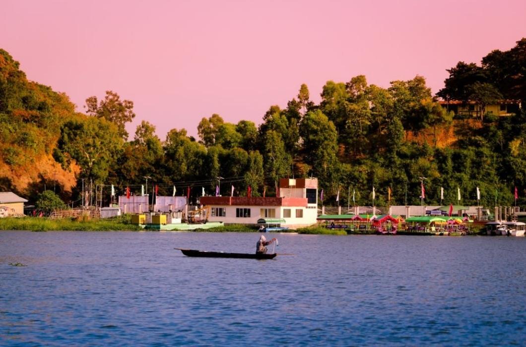 Loktak lake is largest fresh water lake. It is located in Moirang in Manipur state of India.