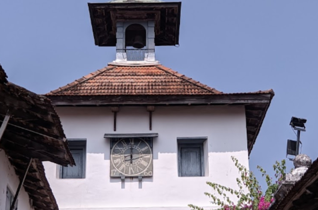 Paradesi Synagogue is located in Kochi city in Kerala. Samuel Castiel, David Bella, and Joseph Levi are the builder of this Paradesi Synagogue.