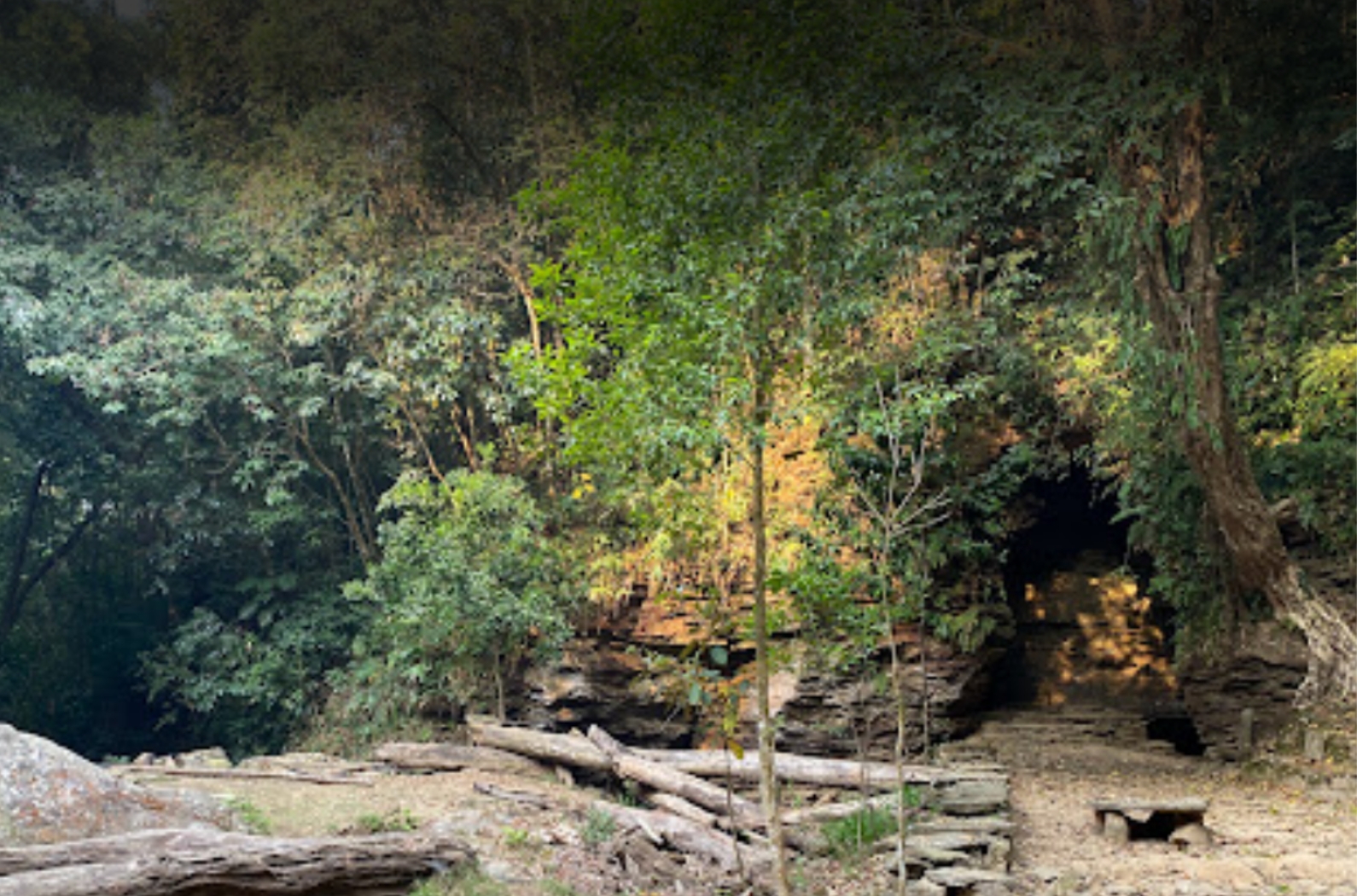 Tonglong caves
