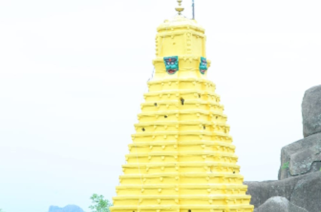 On a large rocky outcrop, the Kadalalaya Basadi or Padmakshi Temple is built