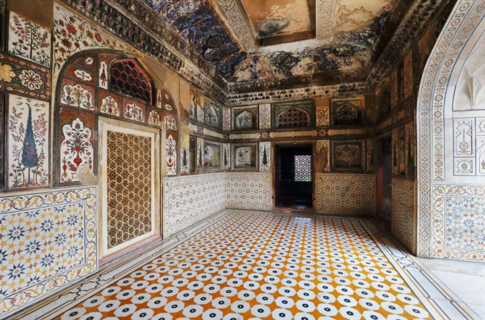 Interior of Itimad-ud-Daulah in Agra, Uttar Pradesh, India. This Tomb is often regarded as a draft of the Taj Mahal.
