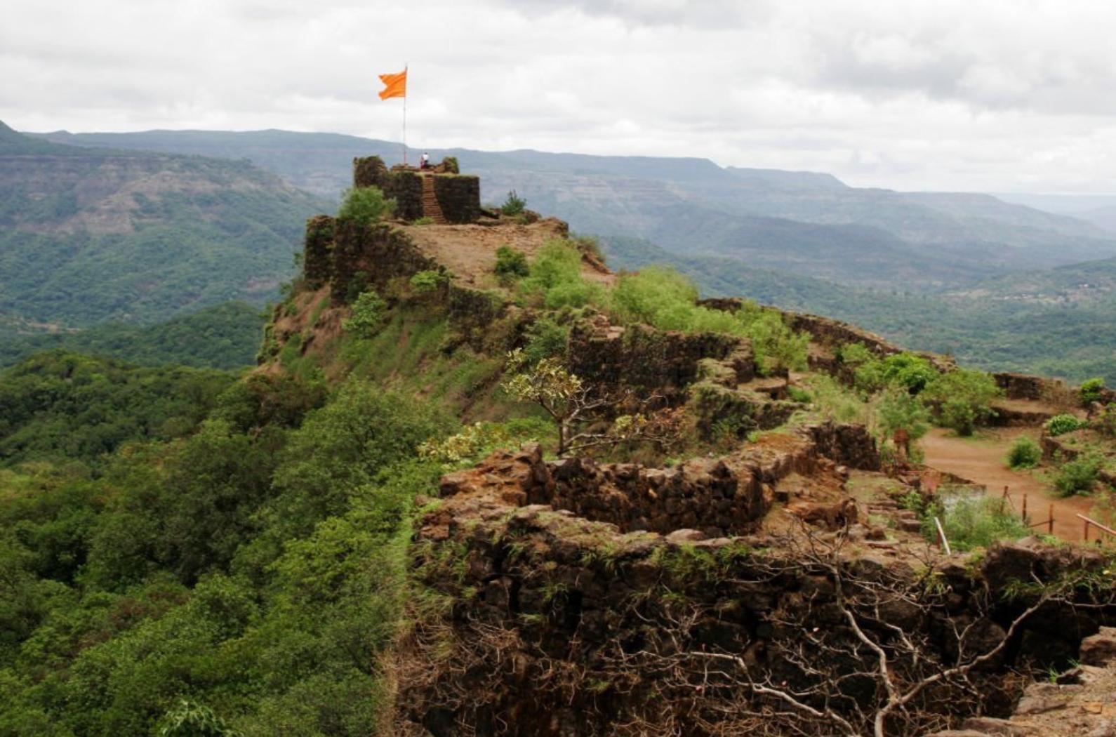 Pratapgad Fort in Mahabaleshwar was completed in 1656 under the orders of  the Maratha king Chhatrapati Shivaji: This fortress played a key role in  the battle that would ultimately give rise to