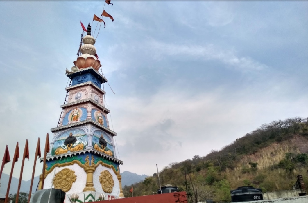 Prachin kali Mata is a famous ancient temple in Kalka. This Temple is dedicated to the goddess Kali Ma. Kalka is the town which is named because of this ma kali temple.