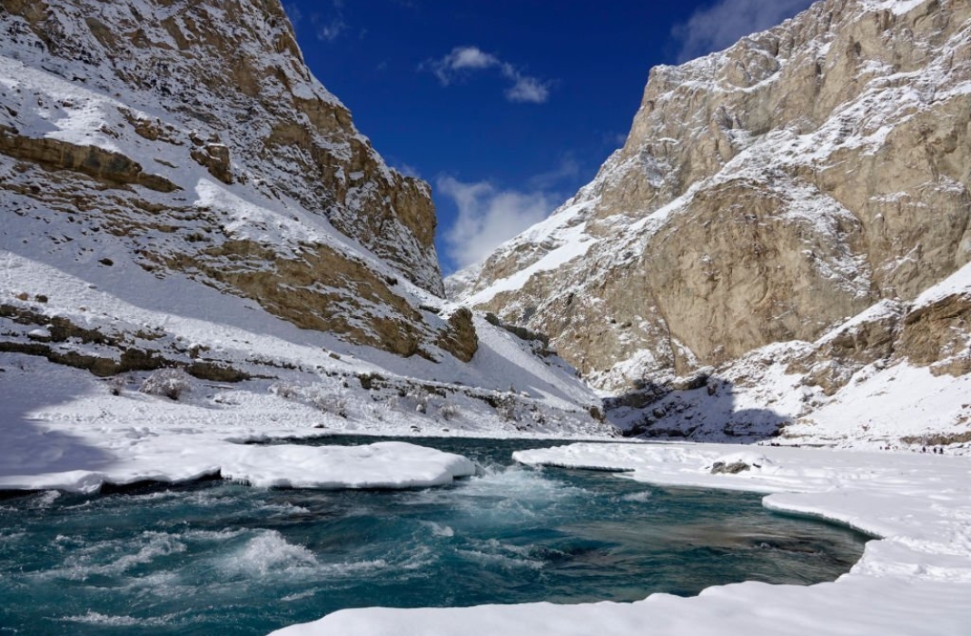 Chadar trek mountain view