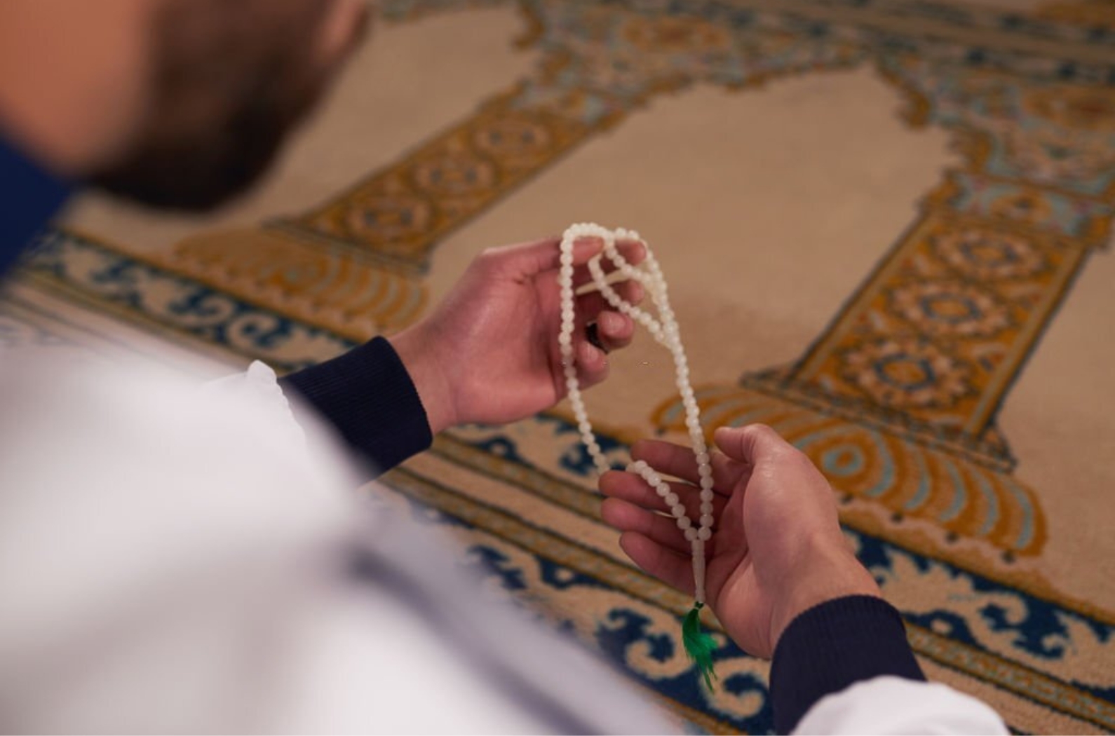 praying in the mosque