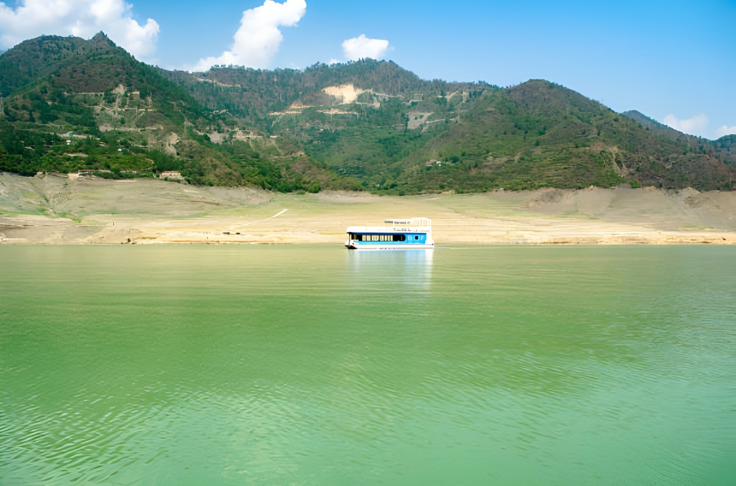 Tehri lake and water sports