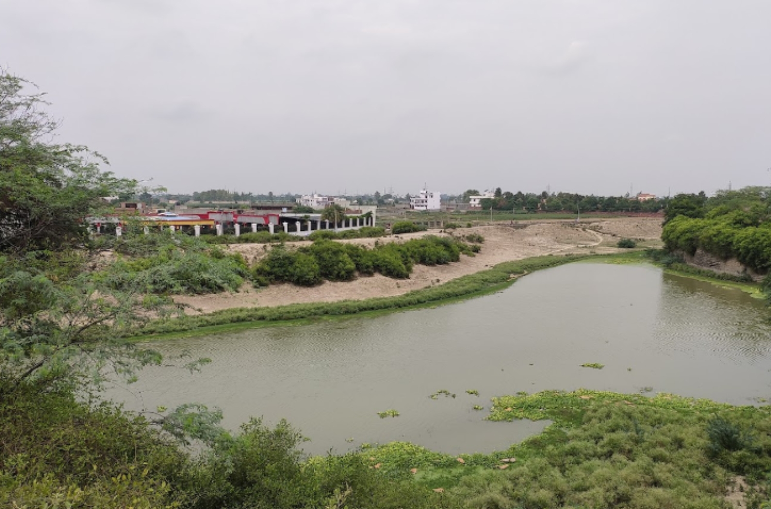 Outside view of Aligarh Fort 