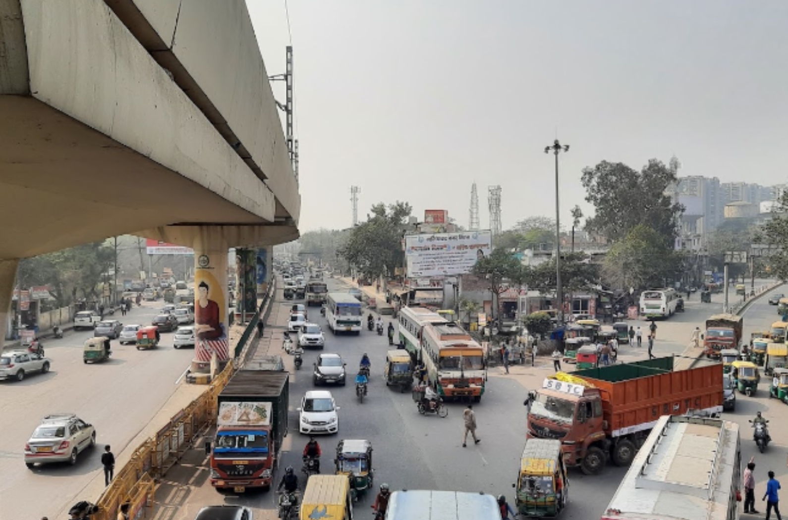 Mohan Nagar busy street