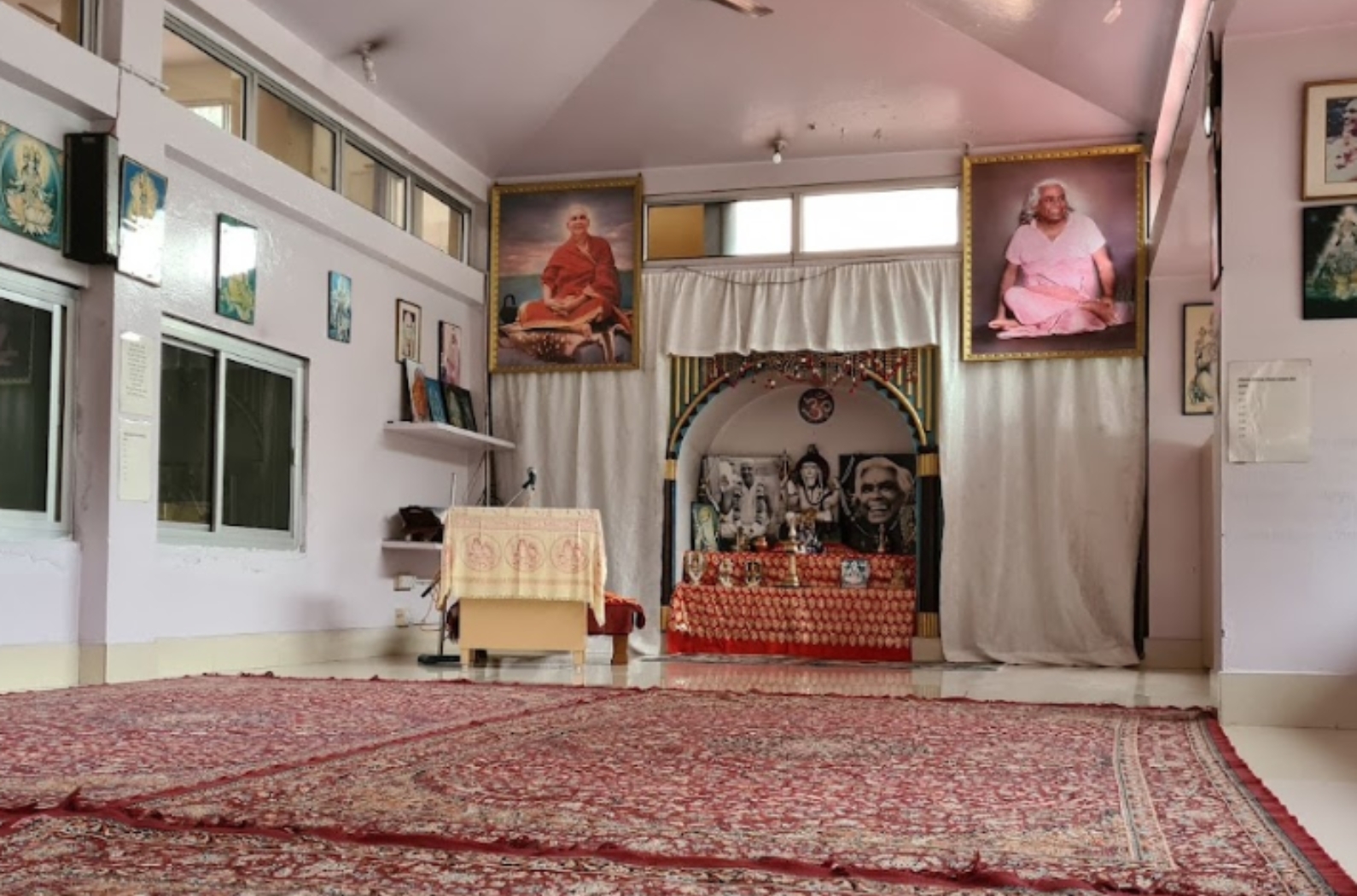 Sivananda Kutir inside view