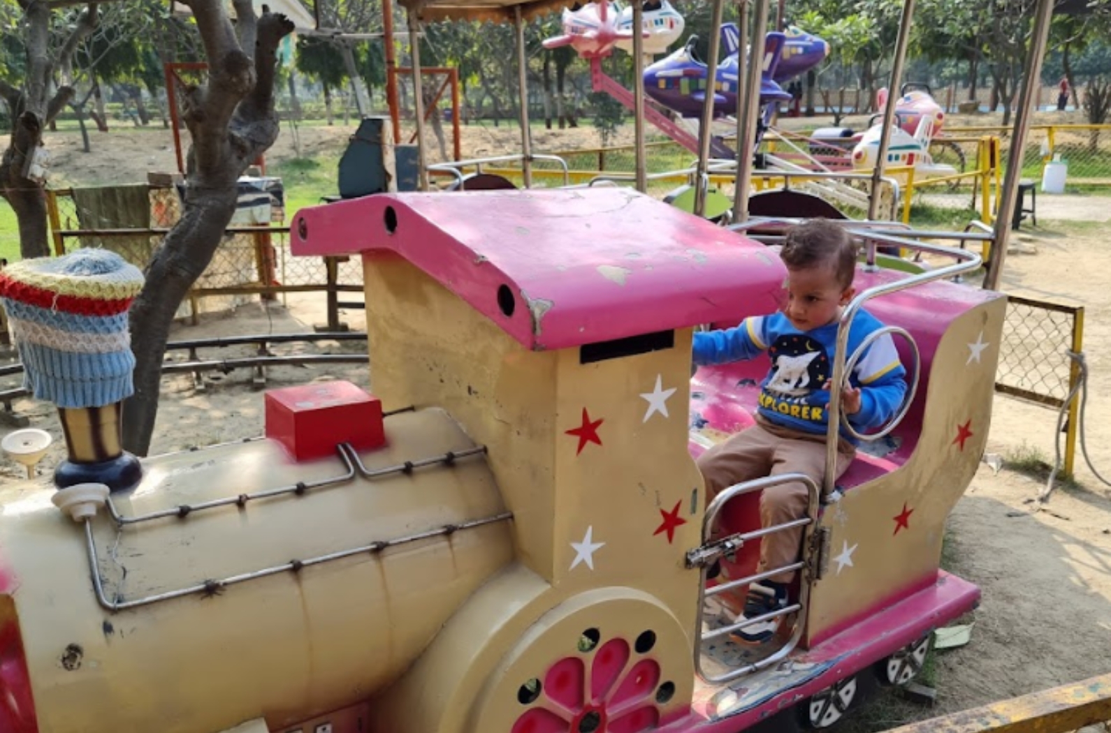 Swarna Jayanti Park inside view