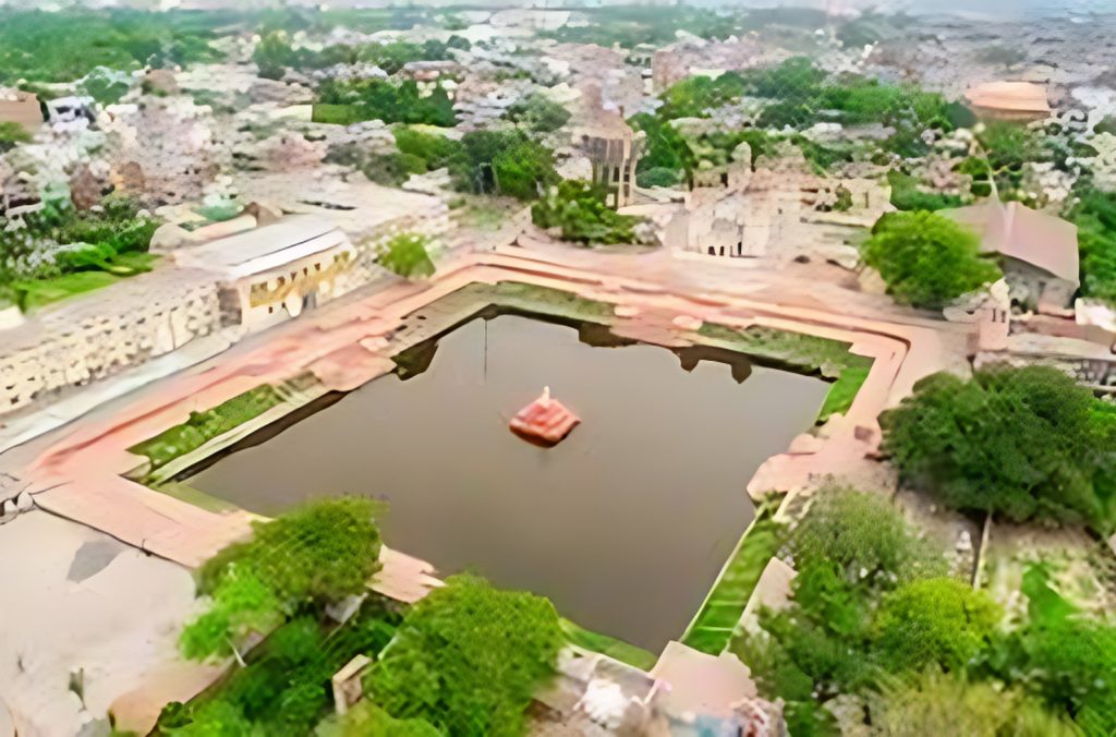 Pakka Talab - Most famous historical tourist place in Etawah