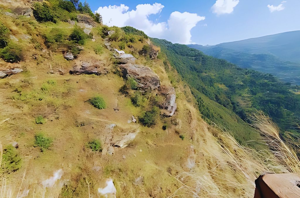 Chuchay Dhunga Titanic View Point