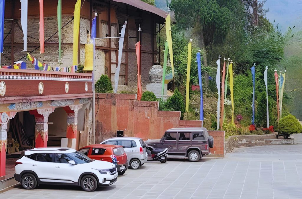 Ngadak Thupten Shedup Dhargey Choeling, Monastery