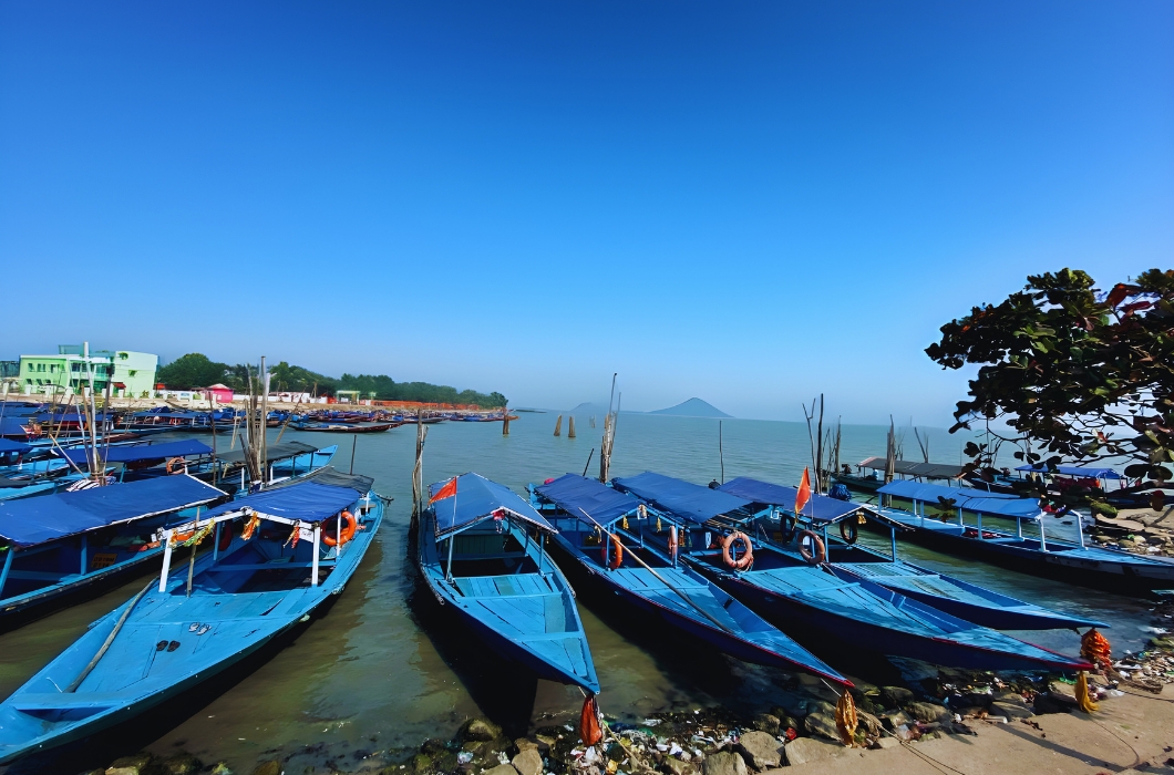 Chilika Lake, Balugaon