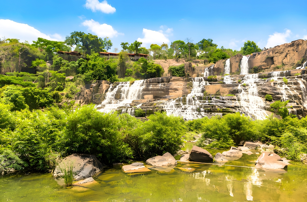 Sanaghagara Waterfall