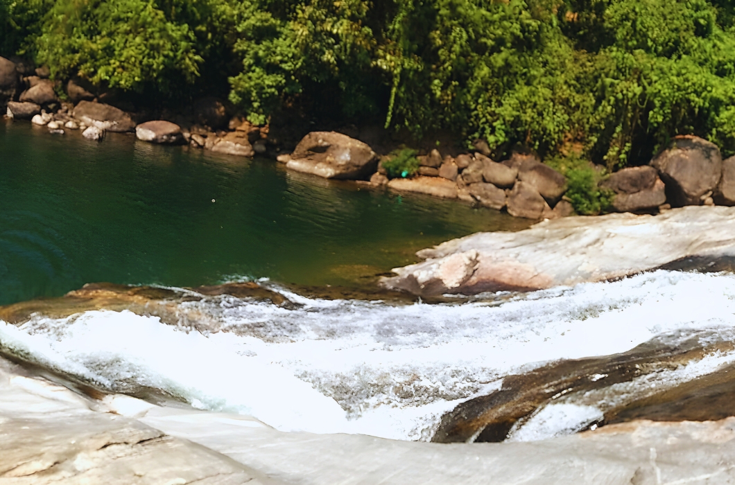 Arippara Waterfalls