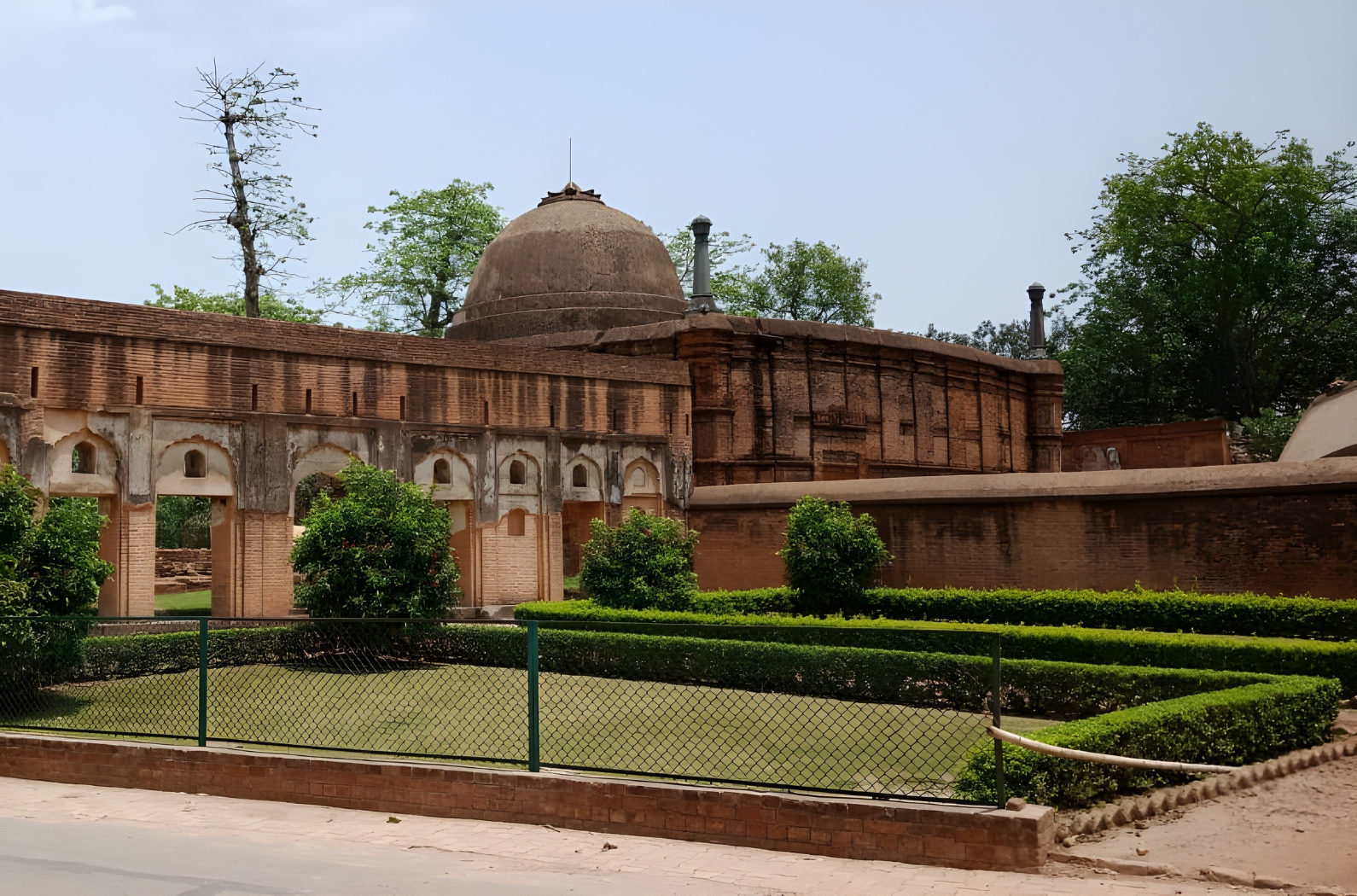 Inside views of Dakhil Darwaza