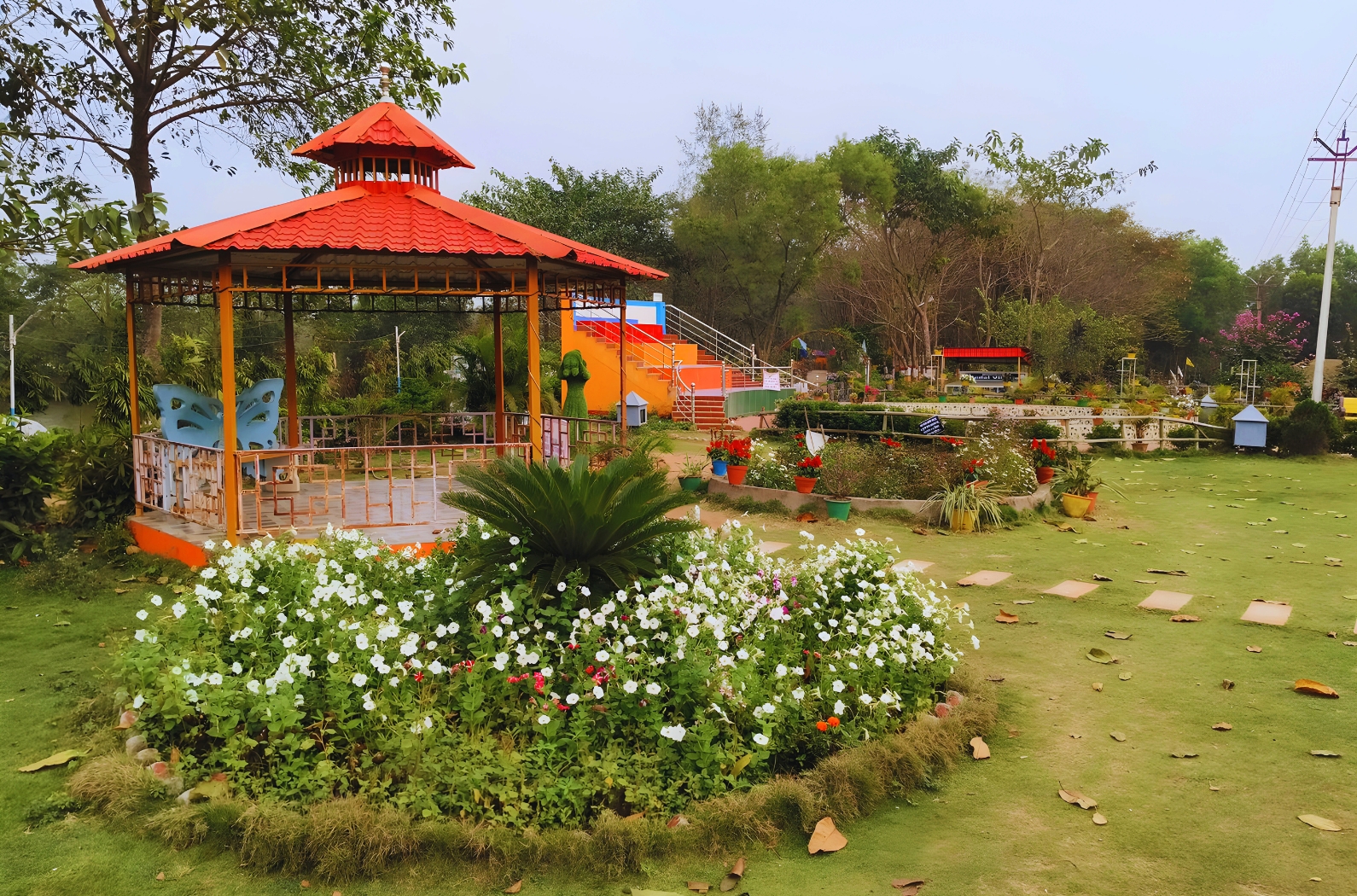 Attraction inside Pratyusha Park