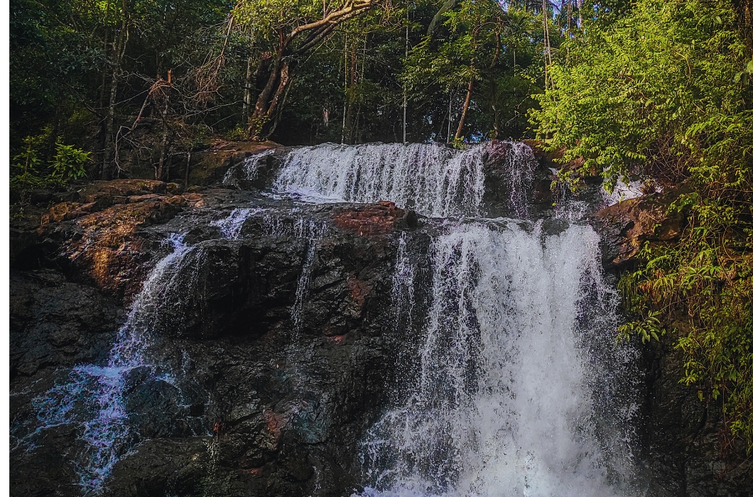 Ariyil Waterfalls