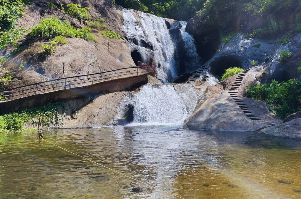 Kumbhavurutty Falls