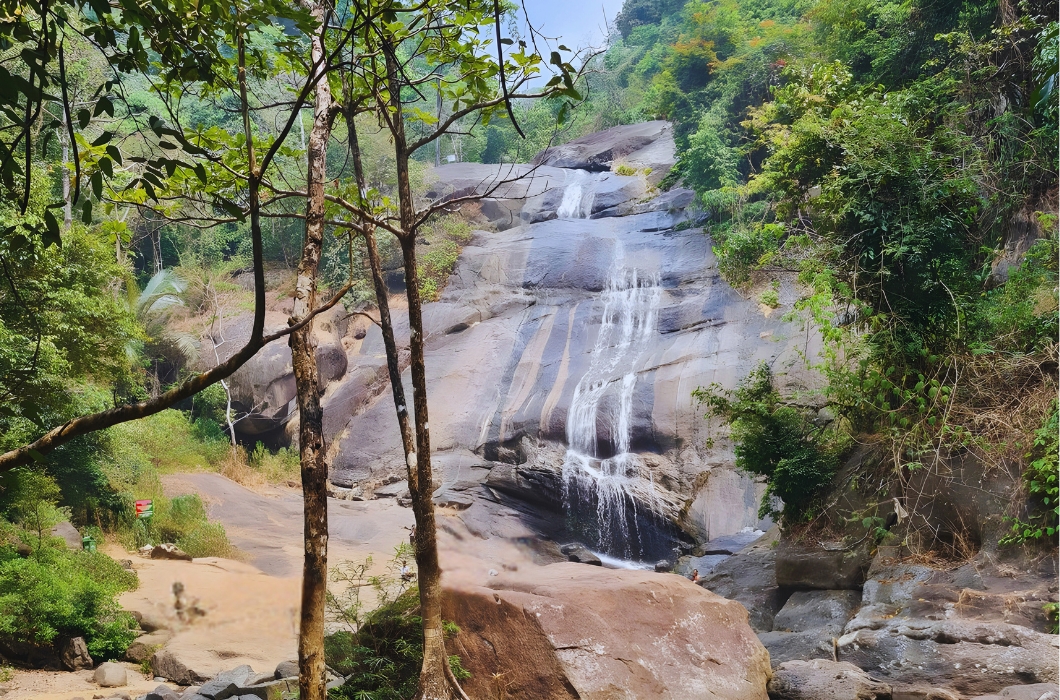 Thusaragiri Waterfalls