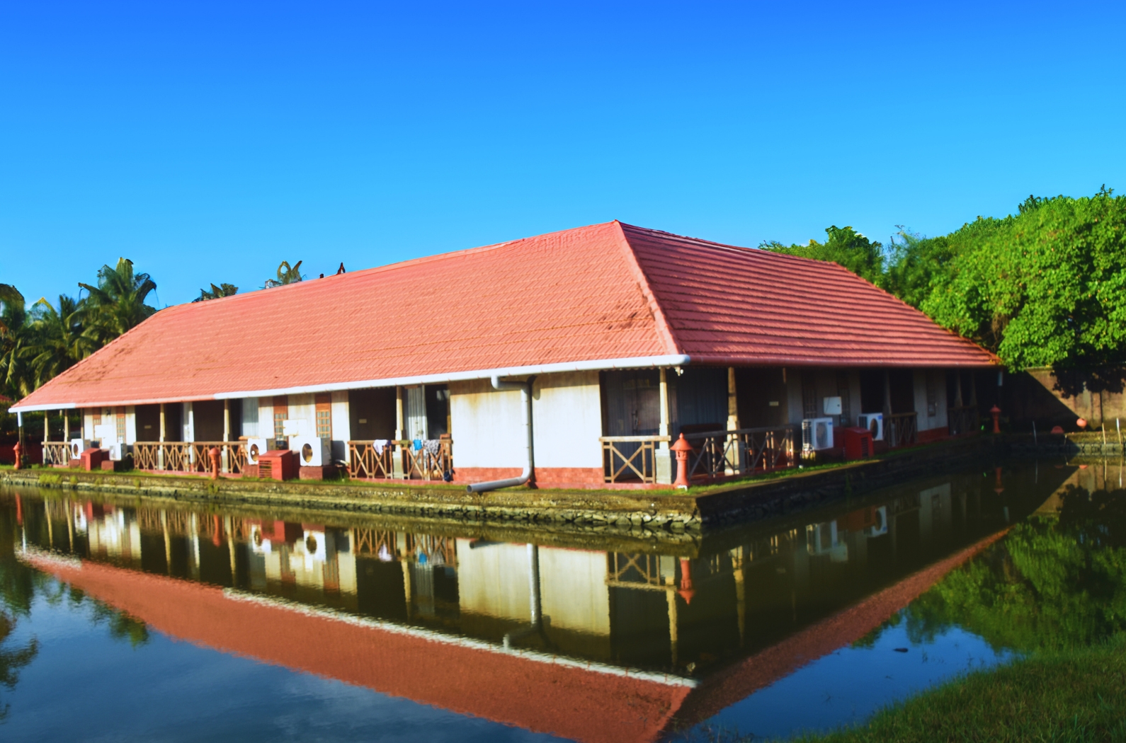 Kondai Lip Backwater Heritage Resort