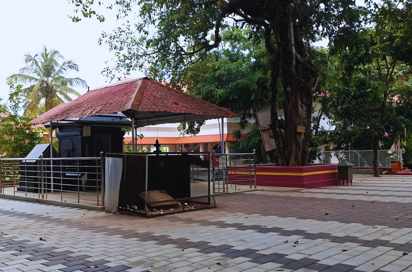 Shri Pallikunnu Mookambika Temple