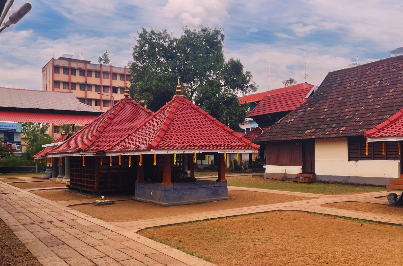 Thirunakkara Sree Mahadeva Temple