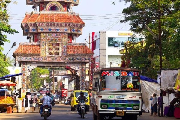 Hindu temple stratching oveer the main street in Alappuzha, entrance for the dense traffic in Alappuzha.