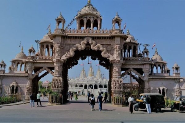 People Visiting Shri Swaminarayan Hindu Temple emtrance in bhuj.