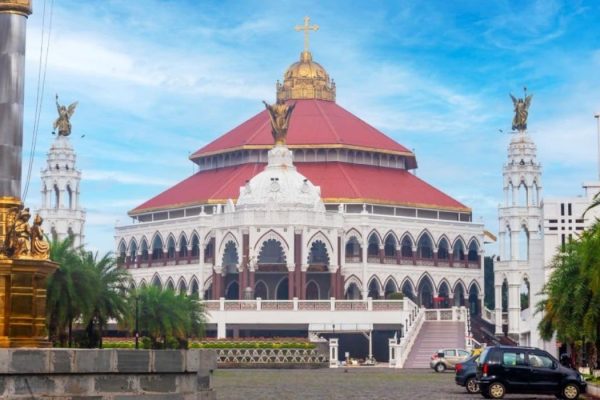 St.francis CSI church.Locally known as Edapally Church is a Catholic pilgrimage church in Edapally, Kochi, India.