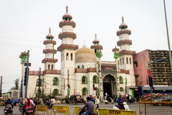 Traffic Crossing at Dargah Sharif near Gol Bazar in Raipur.